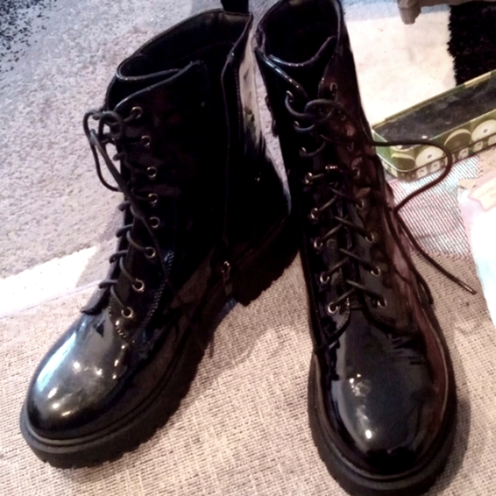 Patent leather never worn boots zipper on side
